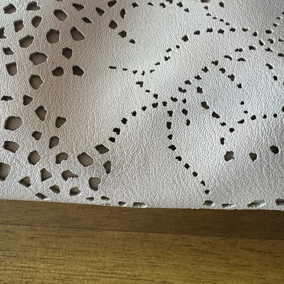 Women’s Pink Floral Laser Cut Faux Leather Messenger Clutch/With Chain Purse - Picture 5 of 5